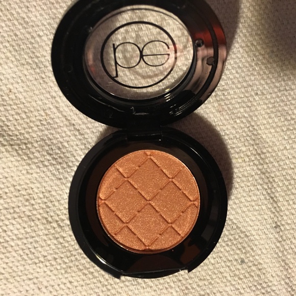 beauticontrol Other - NWOT BeautiControl mineral eye shadow Copper .04oz